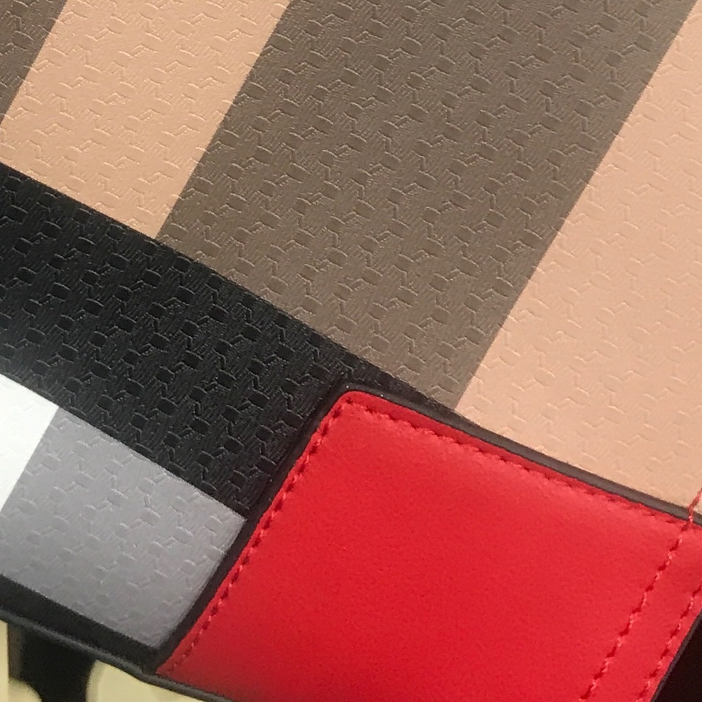 Meet your Posher, Lanya